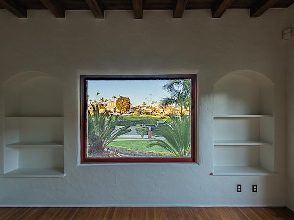 3rd image of 3619 Plumosa Dr
