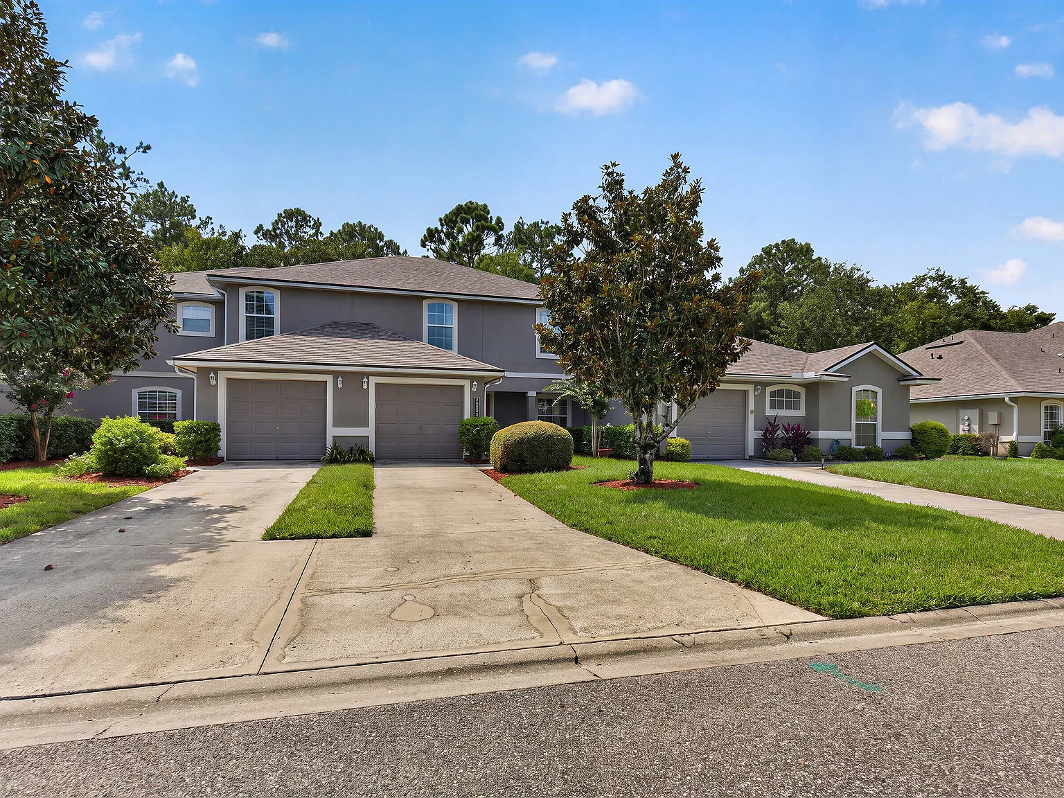 3 bed, 2.5 bath, 1664 sqft, $2,100 — Photo 1