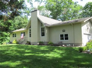 10 Cardinal Ln, Gales Ferry, CT 06335