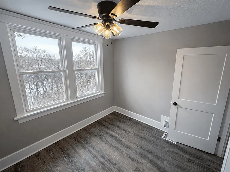 2550 Montana Ave — Photo 13