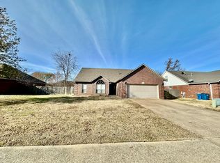 3908 Hawthorne St, Bentonville, AR 72713