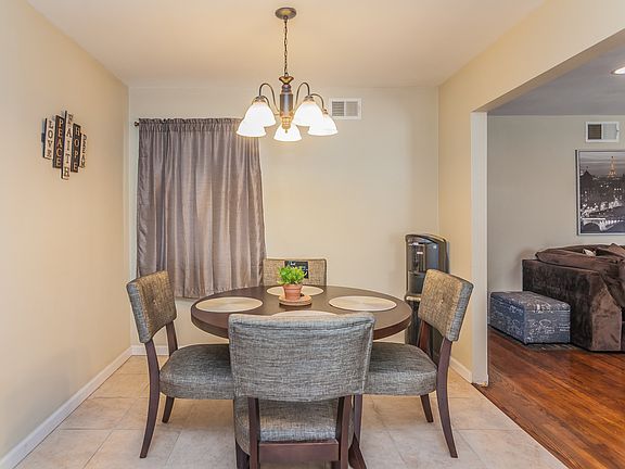 4th image of 10919 Groveland Ave