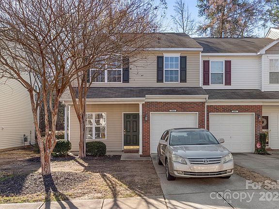 2nd image of 13923 Singleleaf Ln