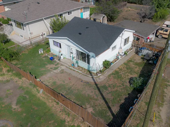 928 Sherbrooke Ave, Kamloops, BC V2B 1W2