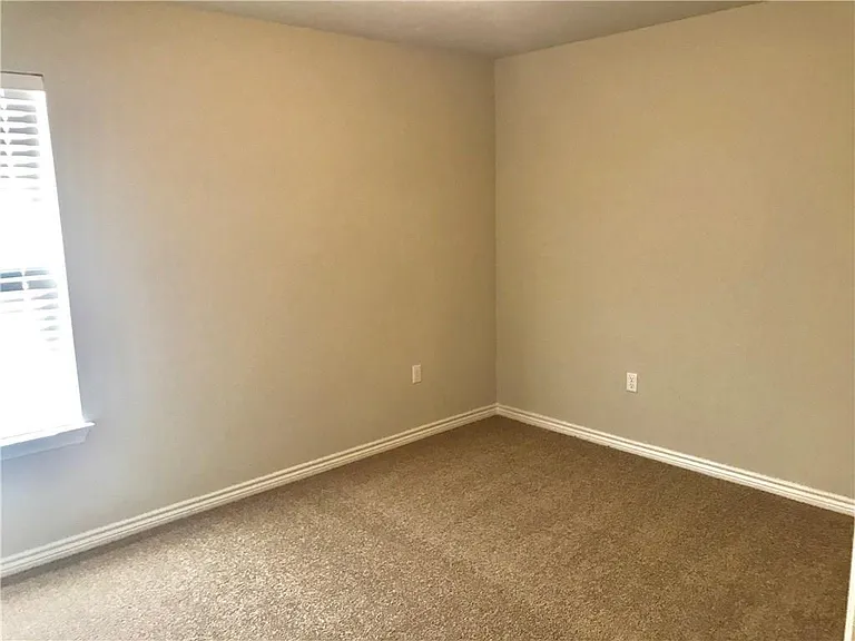 9008 Gage Dr — Photo 18