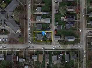 1201 Harrison Ct NW, Cedar Rapids, IA 52405