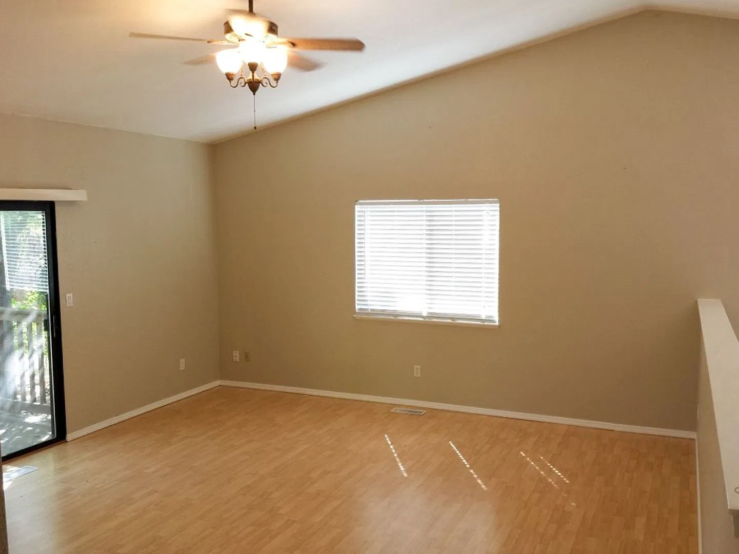 3 Bedroom 2 Bath Mary Lake Home — Photo 3