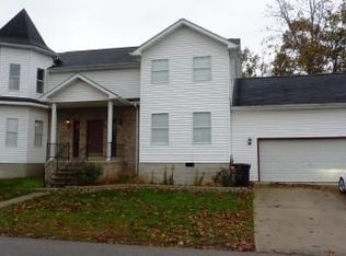 281 Ridgeview Ter, Chapmanville, WV 25508