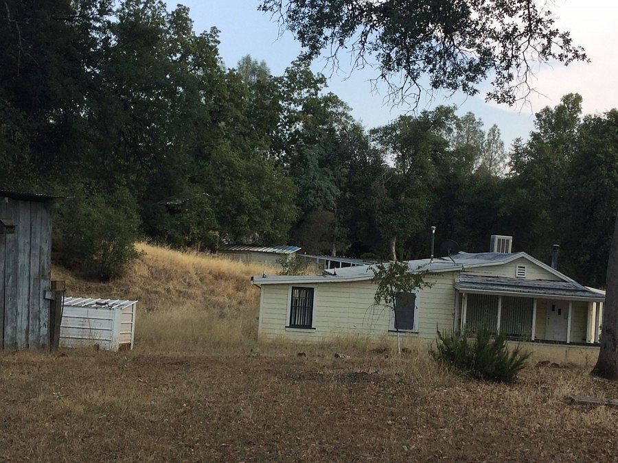 2nd image of 3990 Pine Grove Ave