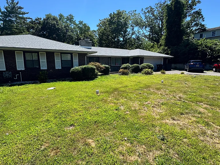 6 Cobb Rd — Photo 1