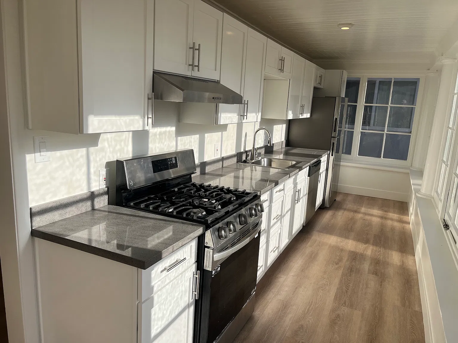 1 bed, 792 sqft, $2,750 — Photo 2