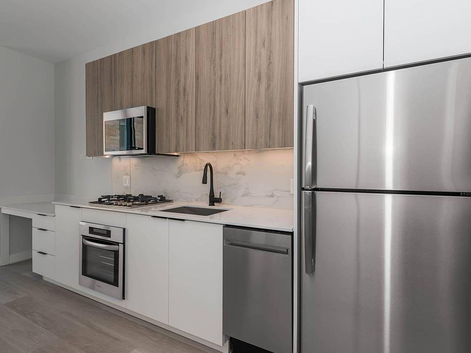 1st image of 1035 W Huron St #803