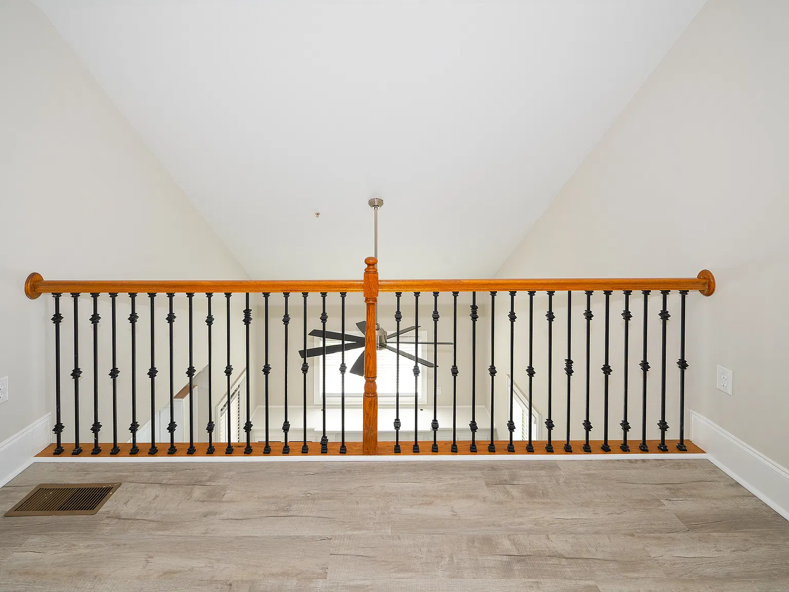 2 bed, 2.5 bath, 1900 sqft, $2,850 — Photo 3