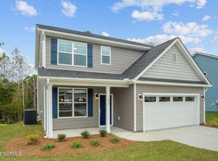 915 W Arboria Dr, Hampstead, NC 28443
