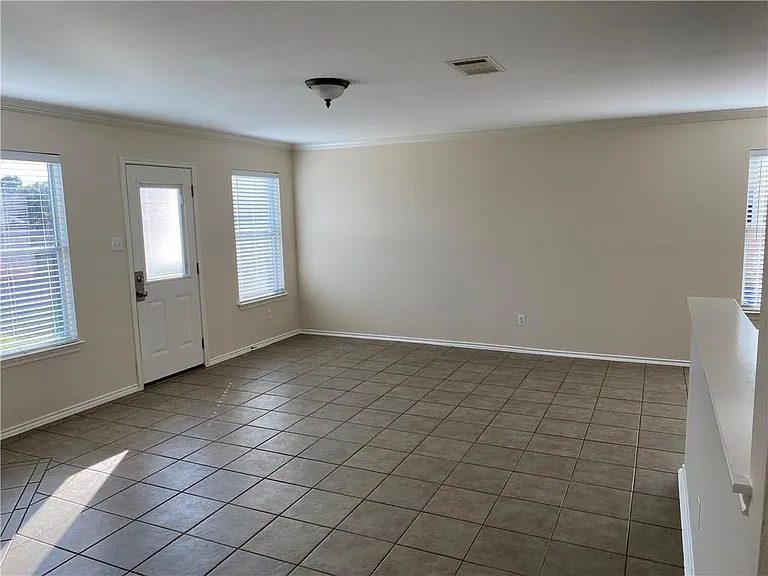 804 Sherry Dr — Photo 8
