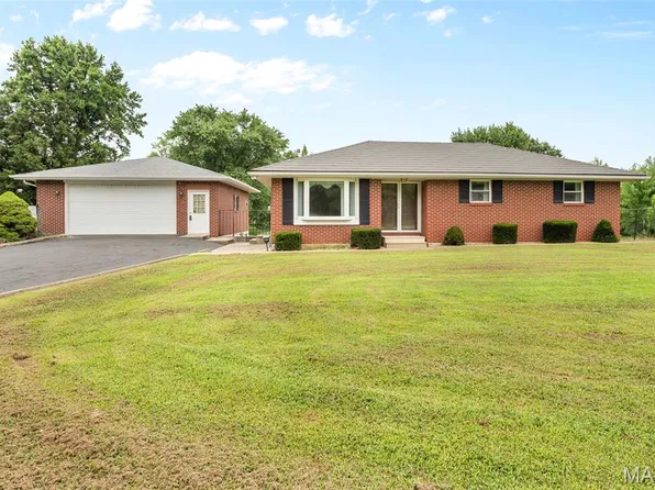 1303 S Clinton Rd, Caseyville, IL 62232