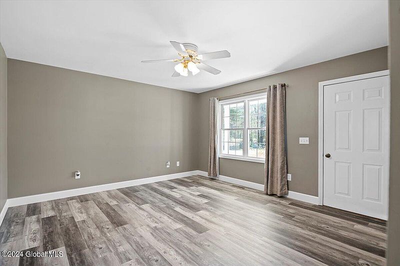 4th image of 156 Rimbrave Drive