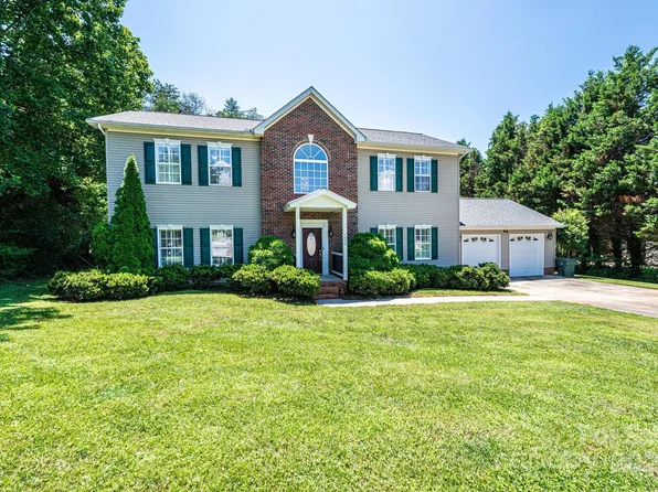 1006 Turnberry St NE, Lenoir, NC 28645