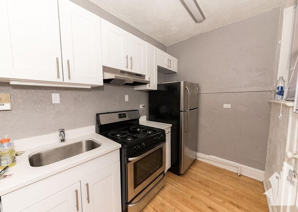 1st image of 633 W Cornelia Ave