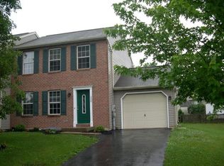 220 Chelmsford Dr, Marietta, PA 17547