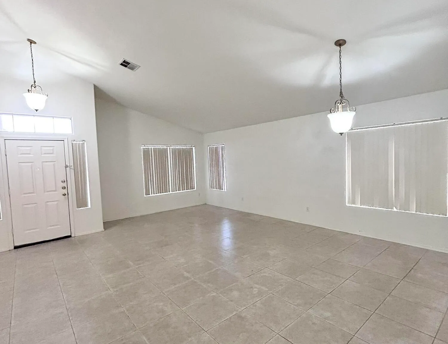 3 bed, 2.0 bath, 1833 sqft, $2,000 — Photo 4