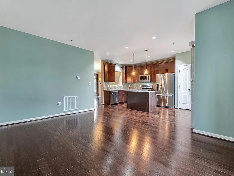 5502 Capital Gateway Dr — Photo 3