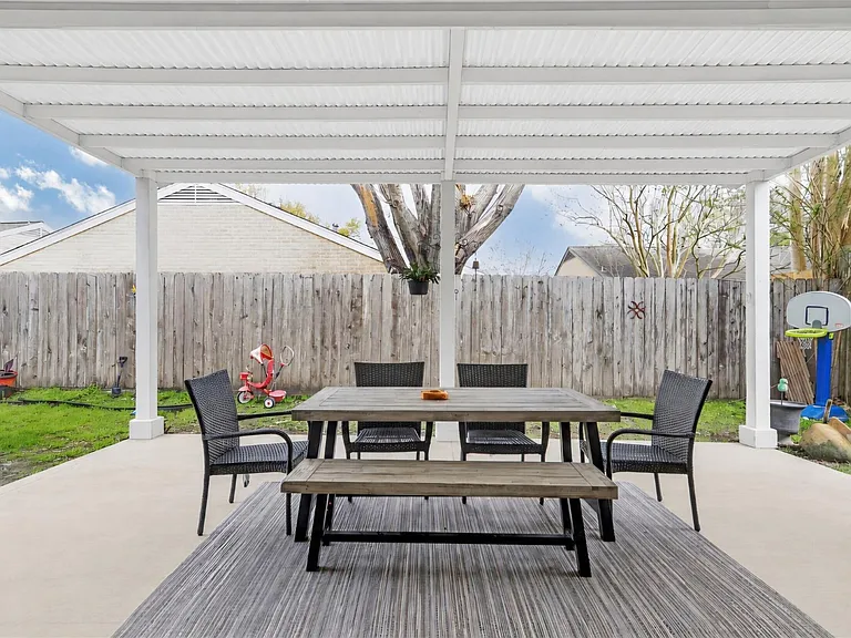 2235 Round Lake Dr — Photo 30