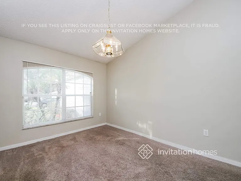 310 Sherborne Ln — Photo 4