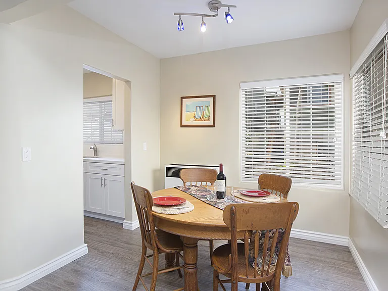 717 Whiting Ct — Photo 6