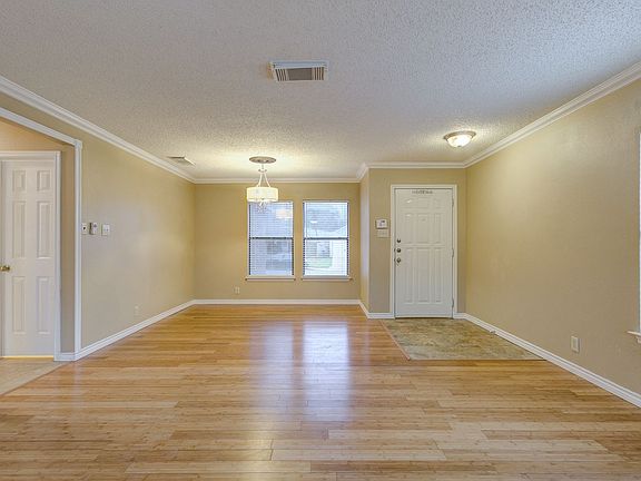 5th image of 10126 Silver Park