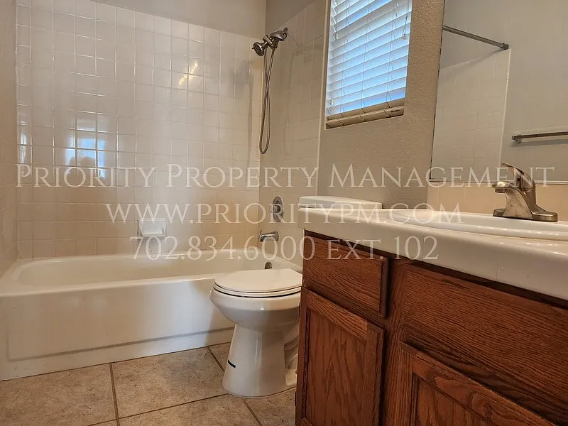 3 bed, 2.5 bath, 1513 sqft, $1,875 — Photo 2