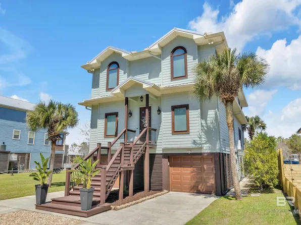 814 W Canal Dr, Gulf Shores, AL 36542