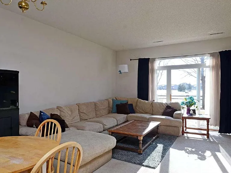 672 Cobblestone Way — Photo 7