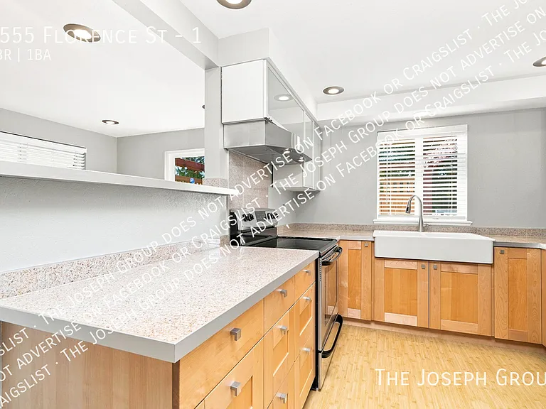 1555 Florence St #1 — Photo 8