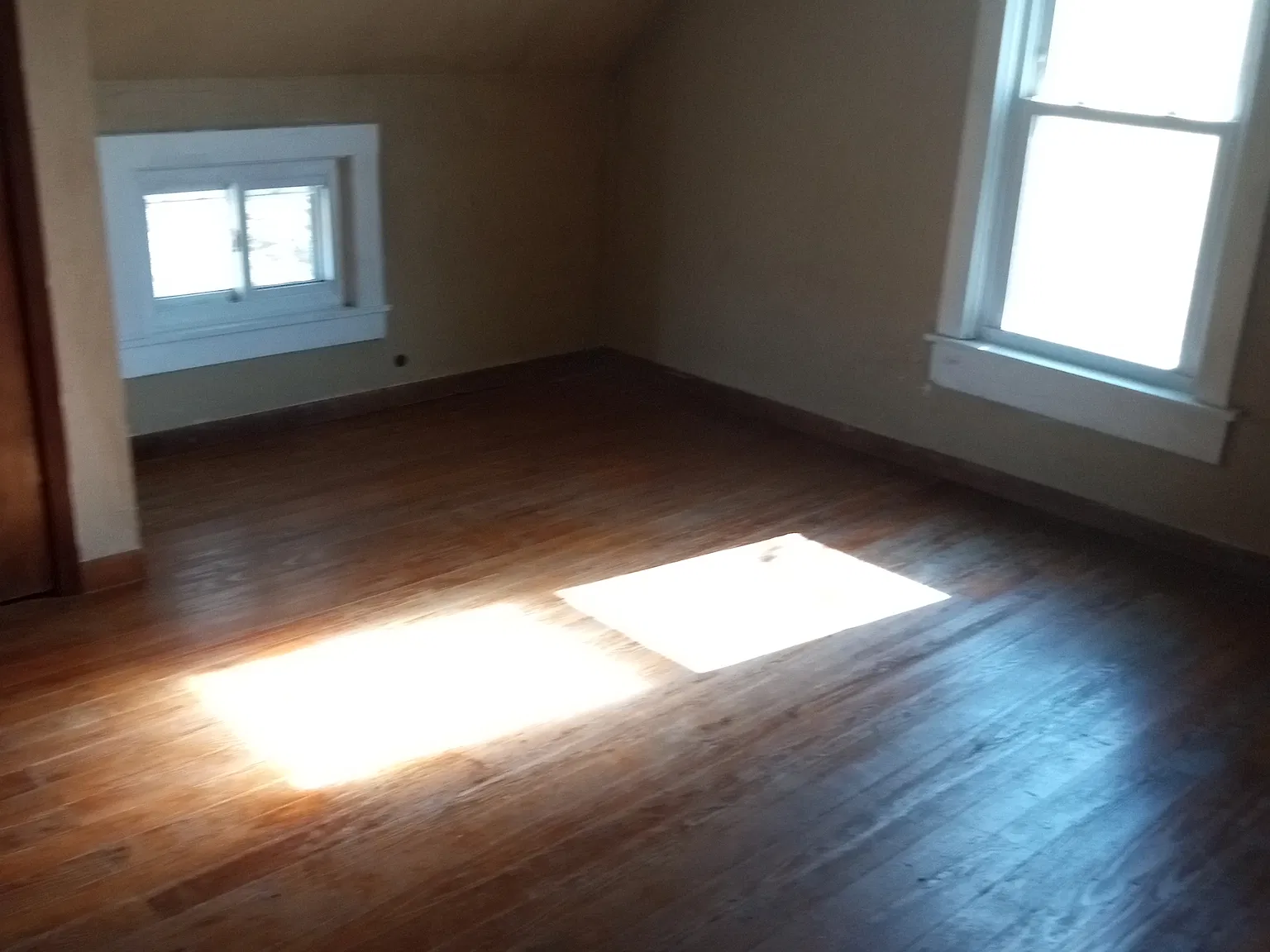 5 bed, 2000 sqft, $900 — Photo 3