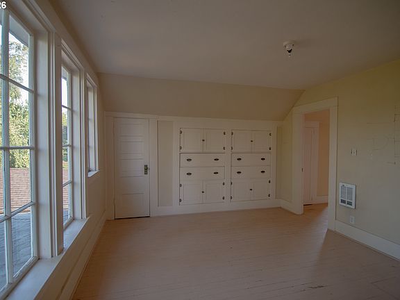 4th image of 5914 N Burrage Ave