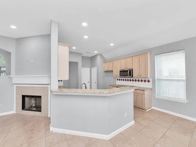 1819 Misty Falls Ln — Photo 13