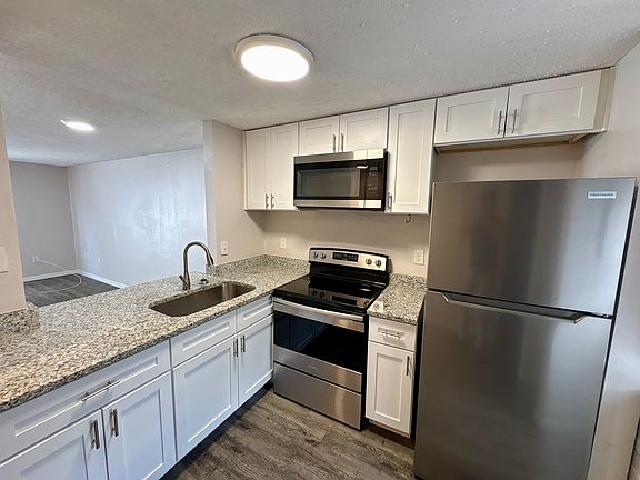 4th image of 304 57th Avenue Dr E #304A