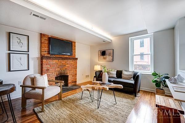 1st image of 413 Milton St Unit 1