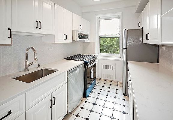 4th image of 2465 Palisade Ave APT 2J