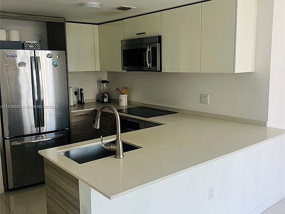 5th image of 1300 Brickell Bay Dr APT 2401