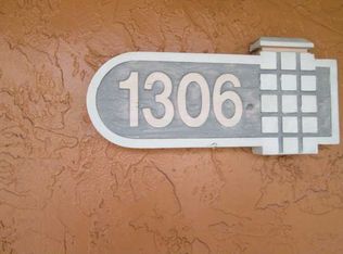 1306 The Pointe Dr, West Palm Beach, FL 33409