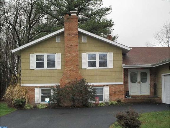 3rd image of 95 Hickory Dale Dr