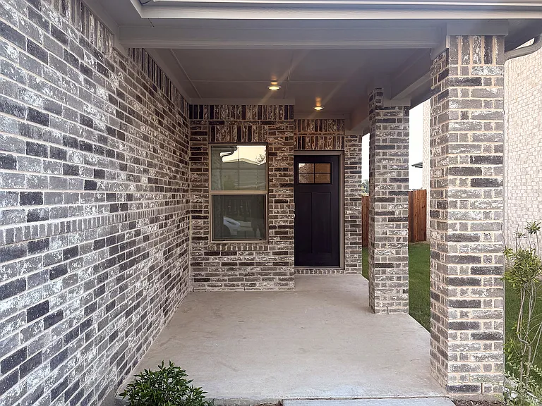 1126 Old Stead Dr — Photo 3