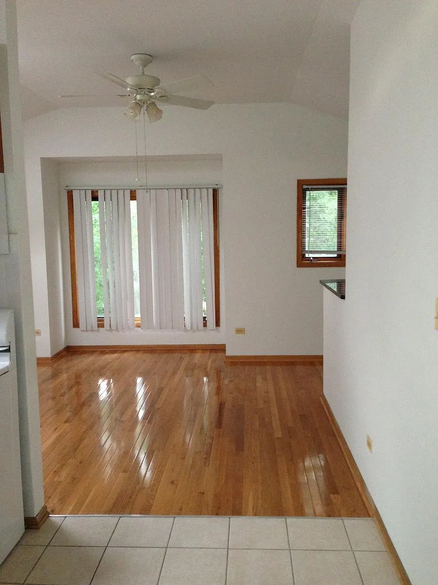 Building Photo - 828 S Claremont Ave #2