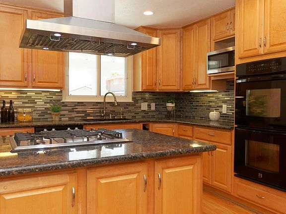 3rd image of 795 Orkney Ave