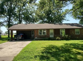 615 S 9th St, Charleston, MO 63834