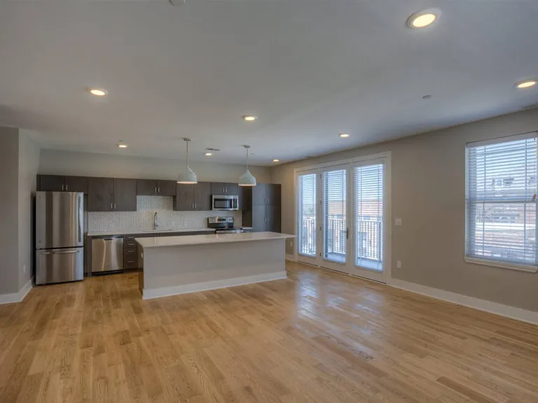 3901 Farnam St — Photo 3