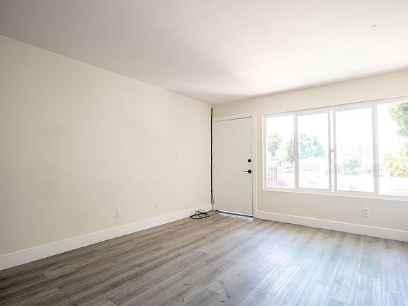 3rd image of 1642 C Ave APT C