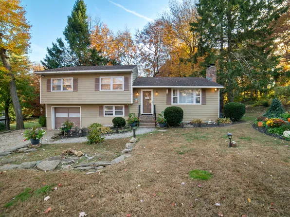 25 Longmeadow Drive, Wolcott, CT 06716